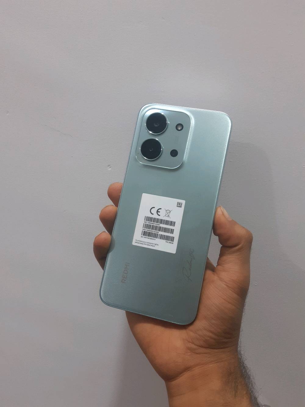 جهاز ريدمي15c
ذاكره256
عشوائيه8
شاشه120hz
بطاريه 6000
شاحنه33w
يدعم الذكاء الاصطناعي