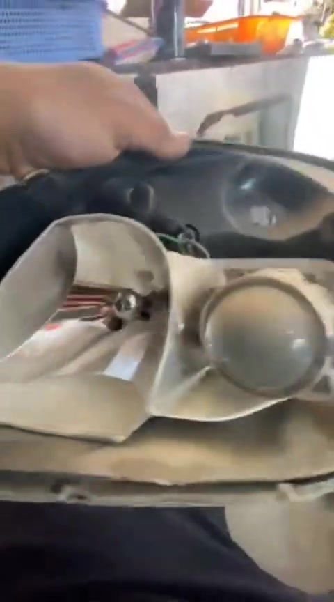 اصلاح وتجديد لايت سياره مصفر بي فطور قليله اصلحه الك اجي باب بيت من ضمان يحب يراسلني خاص او وتساب ***********
