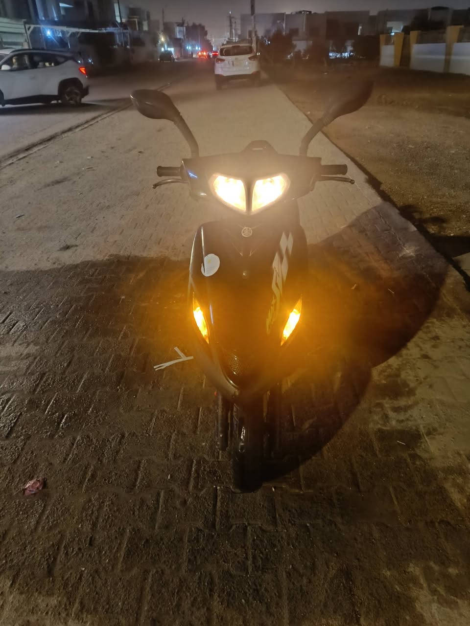 سلام عليكم 
دراجه ماكس 140 جديده صالي شهرين من نزلته من الحاويه مكينه جديده بل صندوق  برغي ما مفتوح وشلعه معدل لا تدفع ربع اذا ما تقتنع من شلعه ومعدل ونضافه وشاصي ودبلات كهربائية كله تشتغل ما متعوبه دراجه عندي محل من البيت المحل   سعر 850 وبيه مجال قليل رقم الهاتف *********** مكاني بل نجف مجمع اميرات السكني
