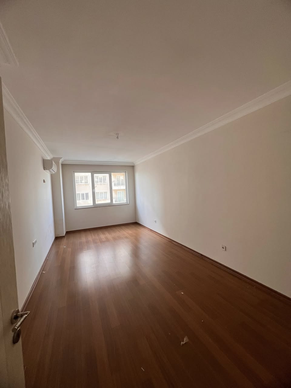 #شقة #للايجار  بعمارة بلص لايف
طريق مجدي مول3+1 خدمات 24
ساعة ماء وكهرباء وسيكوريتى
‏‎للاتصال والاستفسار 
‏‎‏‎فايبر + واتس اب
***********
***********
***********
‏‎شركة باغى لاوان
