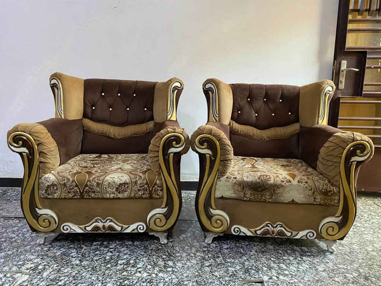 السلام عليكم تخم قنفات جديده 
السعر ٣٥٠ الف وبيها مجال
مكان بغداد الغزاليه ***********
