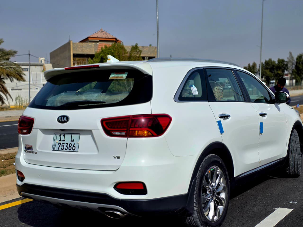 السلام عليكم سورنتو للبيع 2020 كفاله عامه 

رقم بغداد مجدد لوحات دولي

السياره ماشيه 86 الف حقيقي 

بيهه تخم تاير جديد سياره جاهزه ما تصرف عليهه الف 

سياره مال جناي نظاف 100/100 

فول مواصفات ما عدا البنوراما 

حساس امامي خلفي تحكم ستيرن فول 

مكان السياره واسط العزيزيه 

للأستفسار اتصل ‭0773 535 2819‬
