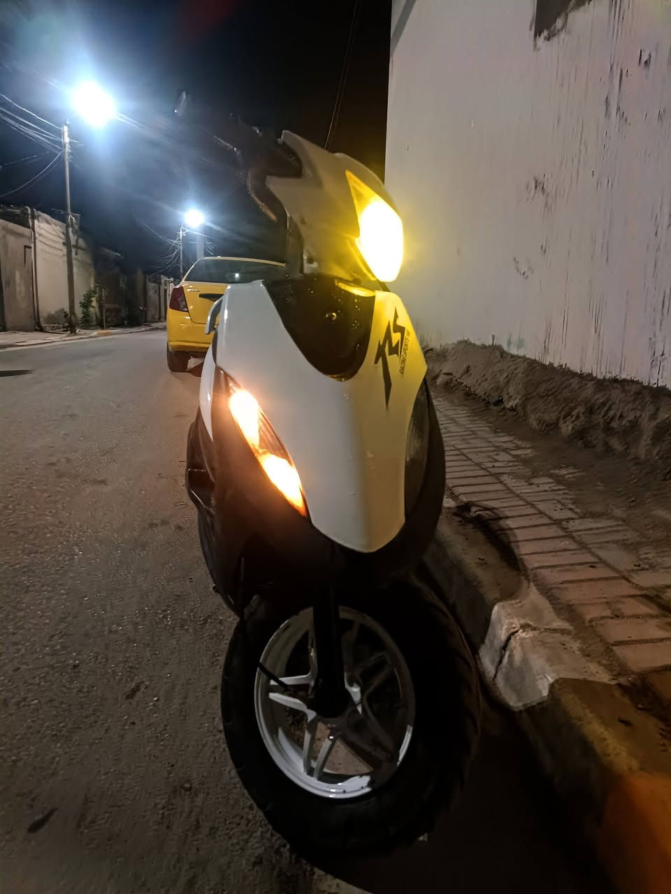 السلام عليكم ورحمه الله وبركاته
ماكس عدله دراجه حاويه كفاله عامه ختم واحد كله بلاد محرك مامفتوح كهربائيات كله شغاله سلف هندر نكره بكل وقت نعومه ماتنسمع 
++ عليه نهضه شرط بطناش ٣امتار هذا عل فحص تجي شوفه معدل ١٢٠كلهن دكهن كيلو متر شغال مع عداد البانزين هم اي نقص مابيه مكاني ديوانيه مركز السعر ٦٠٠ وبيه مجال النضافه انتم احكمو عليه🌹🌹🌹❤️


**إذا كنت صاحب هذا الإعلان وتريد حذفه لأي سبب، رجاءا أرسل رسالة إلى الدعم الفني**