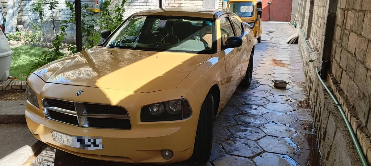 جارجر 2010 رقم انكليزي مصفره هيىه وغرامات صلاح الدين نظيفه صدر وتايرات جديد تبريد عاطل ومحرك يبخر ابيع واقع  حال السعر 75 ورقه وبيها مجال حق الجيه
هاتف***********
***********
 مكاني بغداد جسر ديالى القديم
