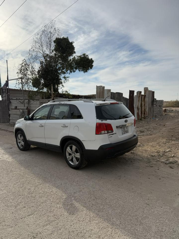 السلام عليكم سورنتو موديل 2013 رقم بغداد بسمي تحويل ثاني يوم محرك سته بصمه بنرامه  خمسه راكب تخم تاير جديد مكينه وكير مكفولات السعر ١٣٥ وبيه مجال مكان بابل الاسكندريه الاستفسار اتصل ***********
