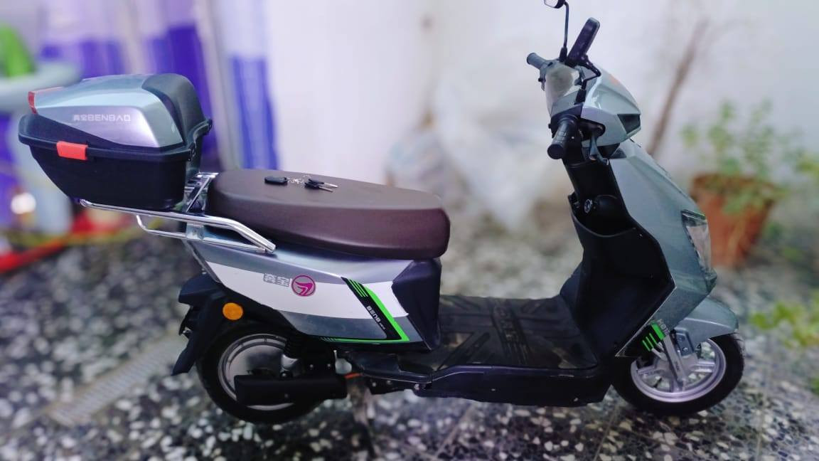 السلام عليكم👋
دراجة شحن لون سمنتي انارة خلفية وامامية لد ودبل اشارة بيها ثنين سويج وميزة التشغيل عن بعد  و مكانين تخزين وحده تجي وياها جنطة و الثانية تحت الكشن سرعتها 80 كم بيها 6 بطاريات ثلاث سرعات

الملف مالتها 2000 نضيفة  ماشية 5 الاف العداد ديجتل 

ستاند تعليك وستاند صفح ويجي وياها شاحنتها الاصلية

و وياها هدية خوذة حمرة الدراجة سعرها 700 وبيها مجال بسيط🫡👋

رقمي ***********
