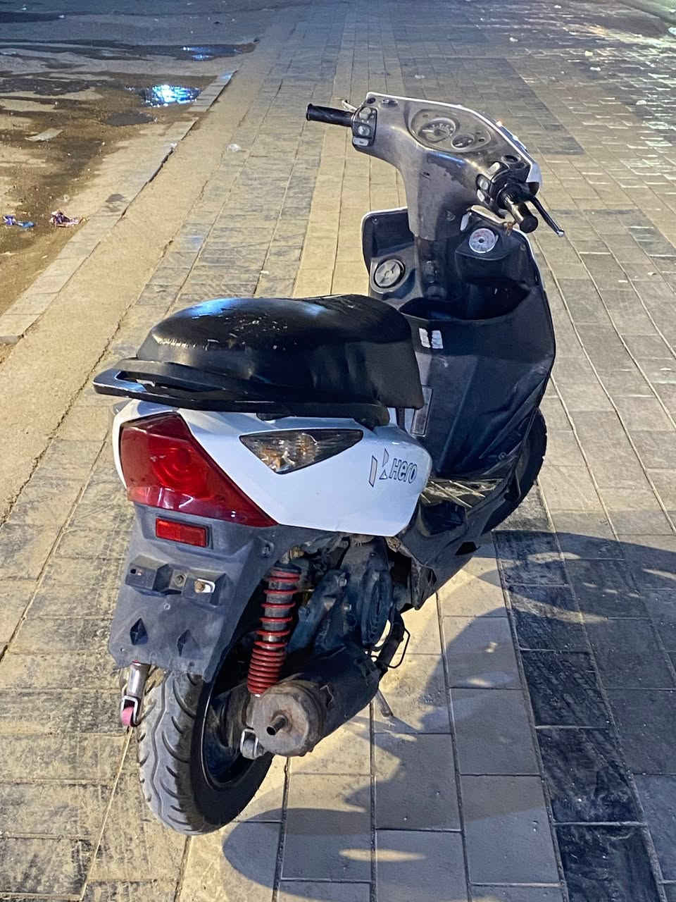 ثعلب GTR للبيع أو مراوس
سلام عليكم 
دراجة ثعلب للبيع جاهزة كهربائيات شغالك هورن اشاير لايتاتكلها شغالة الدراجة حلوة سعرها ٤٠٠ بيع لو مراوس العنوان بغداد الدورة 
***********
