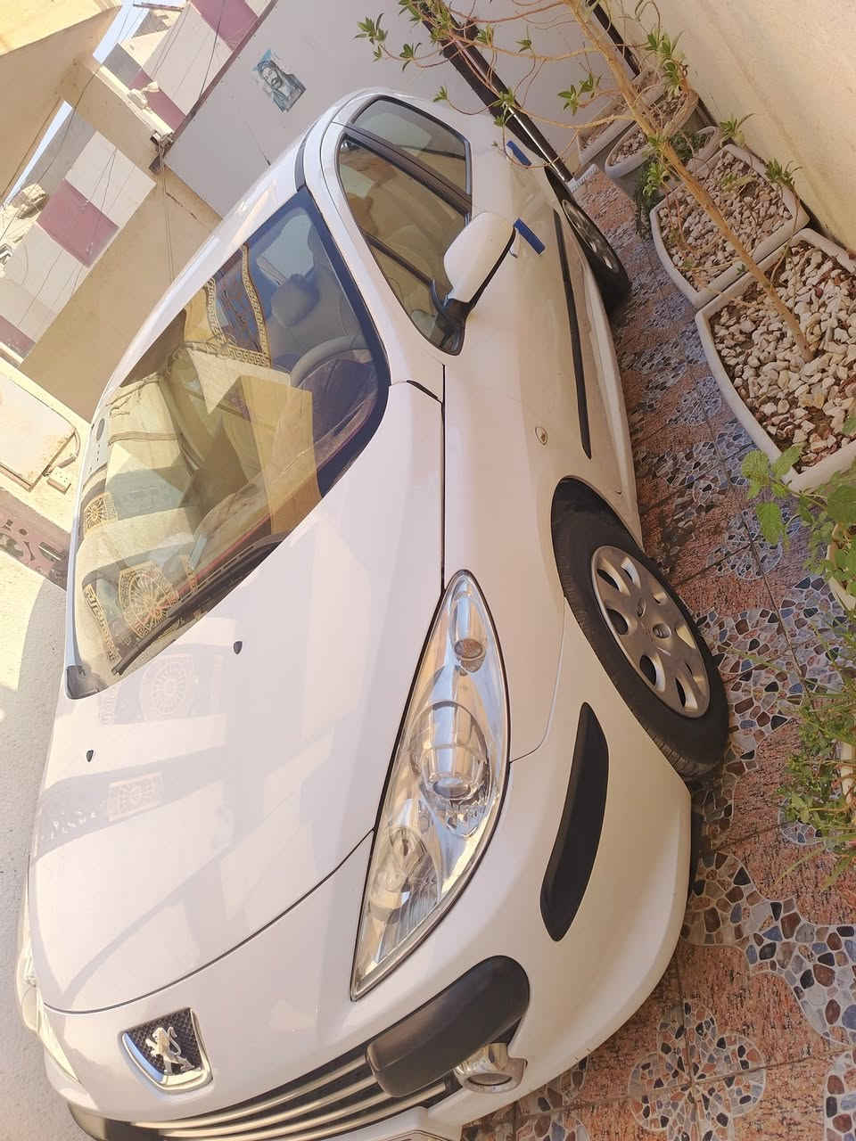 بيجو 307 موبايل2006 رقم بغداد دولي بأسمي سيارة جاهزه من كلشي بدون صبغ وبدون حادث سياره متعوب عليها اي نقص ما بيها برغي مذب عليها جاهزه من كلشي مال جناي السعر 65 وبيها مجال بسيط الاتصال على الرقم ***********
