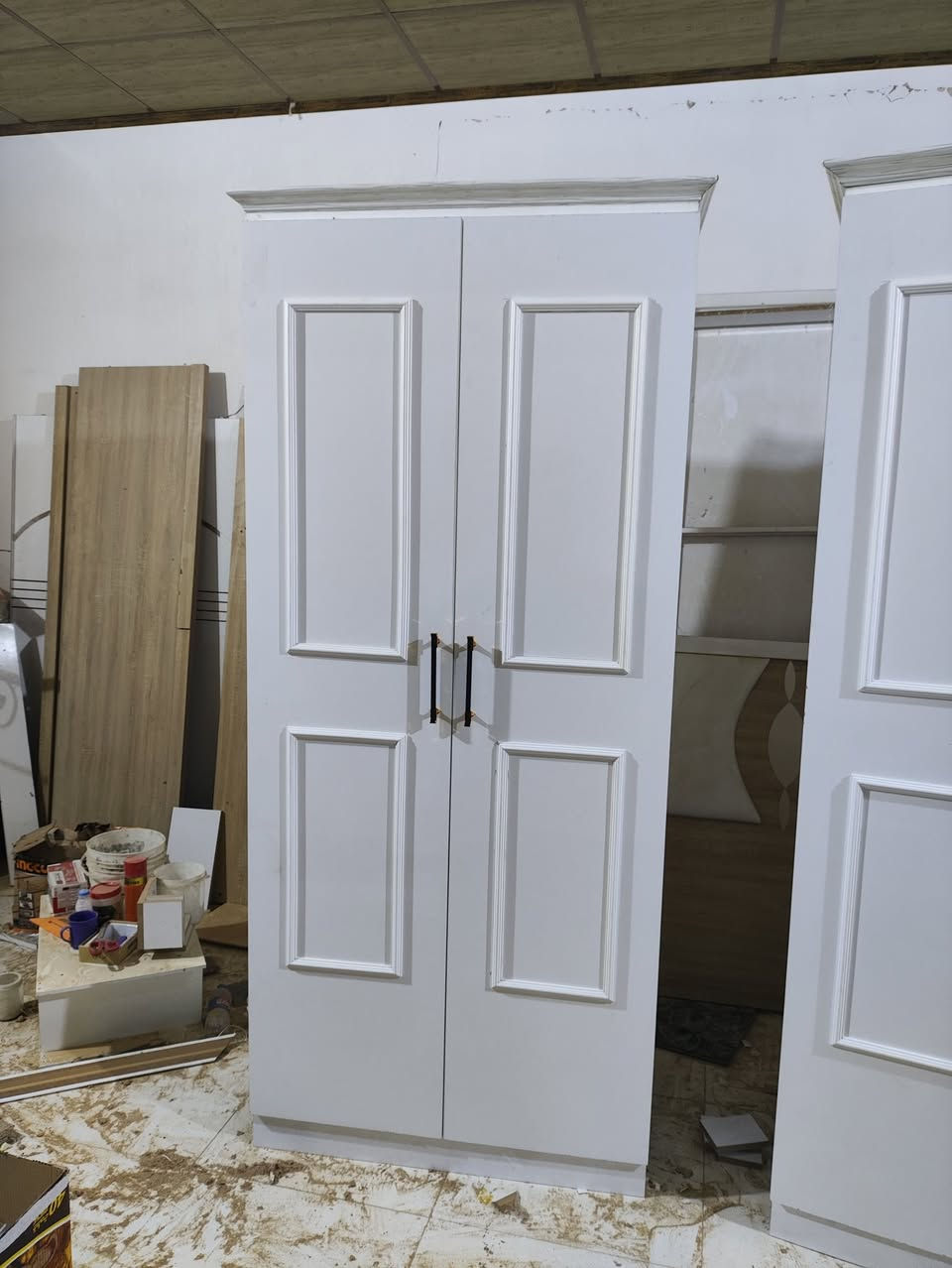 كنتور 2 باب 
العنوان خانقين داره كوناره 
مقابل محطة كه لات لتعبئة ماء الشرب 
***********
