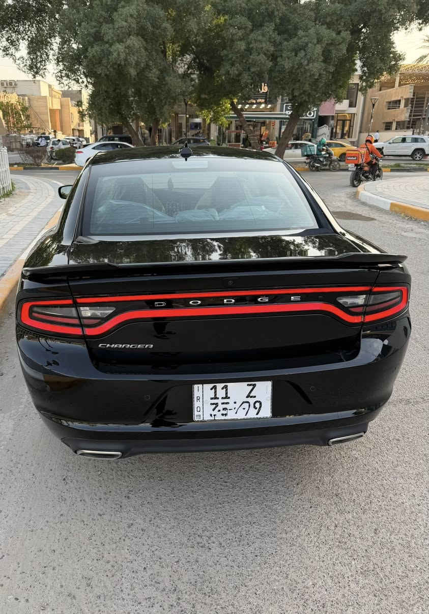 جارجر  موديل 2023 
ماشيه 30 سياره كلش جديده دخول جديد
 تو ويل تشغيل عن بعد شاشه كامره حساسات خلفيه 
بيه بشفه البنيد صبغ ع كد شبر بدون فتح ودعاميه مصبوغه. راديترات بلاديه وبدنه بلاديه 
مقفول من تبديل ولفتح  اي قطعه 
رايده 229 مكانه بغداد  الحبيبه
***********
