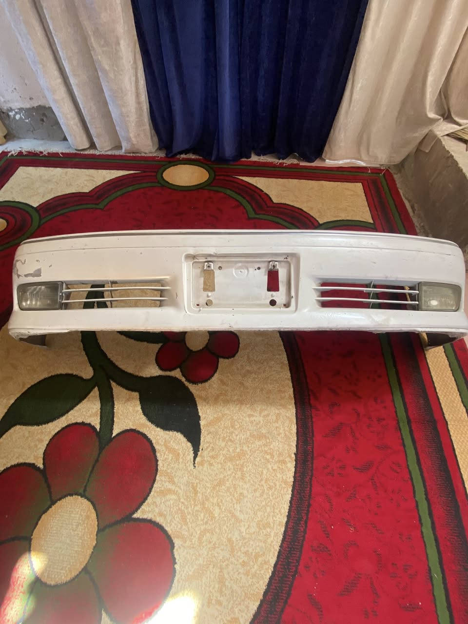 دعاميه مال صبغ هيا وبلوجكترات مال صبغ 
سعرها ٧٥ 
شباج علامة تيوتا اصلي اصلي ولا ليطه طاكه بي 
بس مجرد اني صبغته بيدي مصبوغ 
واليده مال قفل البنيد طاكه كون تشدله وحده 
مكاني نجف 
***********
