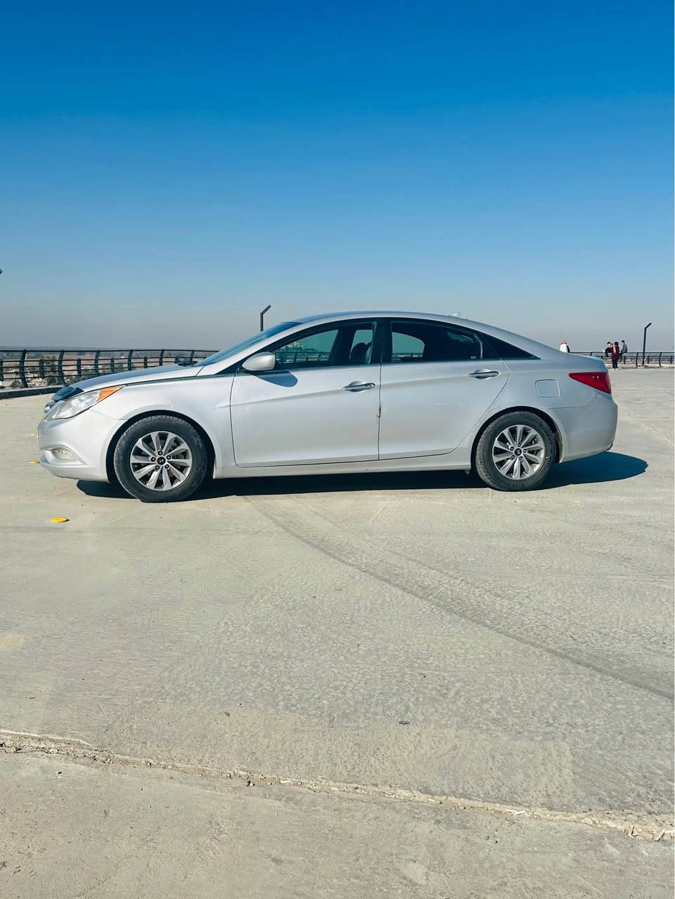 هونداي سوناتا 
موديل 2011 وارد امريكي 
اللون فضي  السياره مابيه اي جراد   السياره جديده وقطرت صبغ مابيه 
 حادثه  جدا بسيط الدعاميه وشويه من البنيد بارد 
السياره  مكفوله من الصبغ والتبديل فقط بيه مكانين  بارد بسيطات  
السياره بصمه  +بصمت ابواب 
حساسات  كراسي كهرباء شفتات استيرن دبل اكزوز شاشه كبيره  كامره  تحكمات  
السيارت فول عده الفتحه 
مكينه جديده كير جديد مكفولات من الفتح 
حداديه تخم تاير تبريد ثلج 
السياره جاهزه عله اخر شي اي نقص مابيه  
وكلش نضيفه وجديده 
مكان السياره حله حي الصحه 
رقم بابل انكليزي سنويه جديده  لل2031
السعر 110 
رقمي *********** حلة, بابل
