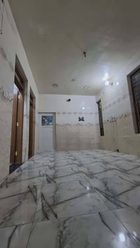 شقة طابق اول للايجار في الغزالية الشارع العام قرب شارع المركز تتكون من...