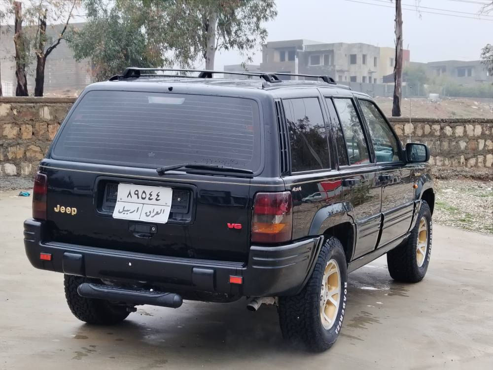 تاقانەکەی خۆمان جيب موديل ١٩٩٦
توماتيك دەبل ئەکسل
 سەیارەکه فول مواسەفاتە
کوشین جلدو هیتەرو کوشین کارەباییە
تەعدیل سورعەو سوکان ڤۆلیۆمە
گێڕ و مەكينه و دەبل ئەكسل بەشەرت
کارەبایی هەمووگیانی بەشەرته 
٤ تايه و ويلى تازەیەی بۆبەستراوە
 مالى دوسته لۆک لۆکە
ناوو داخیلی زۆر جوانە
 بو ياغى نيه هيجى  پيوه نيه
***********ڤایبەر وەتس ئەپ
***********لەشاری کۆیەم
65وەرەقەو مەجالێکی کەم كويسينجاك, أربيل
