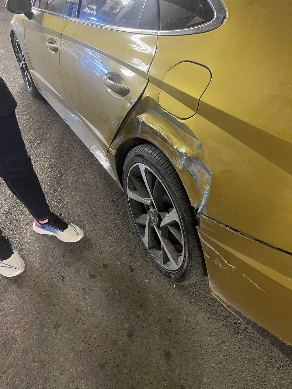 لسلام عليكم .. سوناتا موديل 2021 مواصفات فول محركها 1600 تيربو الحادث جاملغ بنيد مبدل بدون دواخل 
وقبل سبوع نضربت بالجاملغ مثل ماموضح بالصوره وتم تصليحها 
مكان الاعضمية 
السعر 158 ورقة وبي مجال بسيط 

للاستفسار ***********
