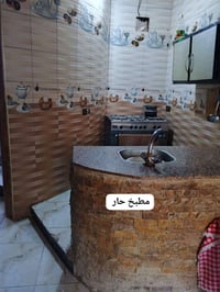 عيوني بيت فى حي الجامعه خلف شارع خمسين.مساحه ١٢٥.قاطين بناء حلو وحديث ...