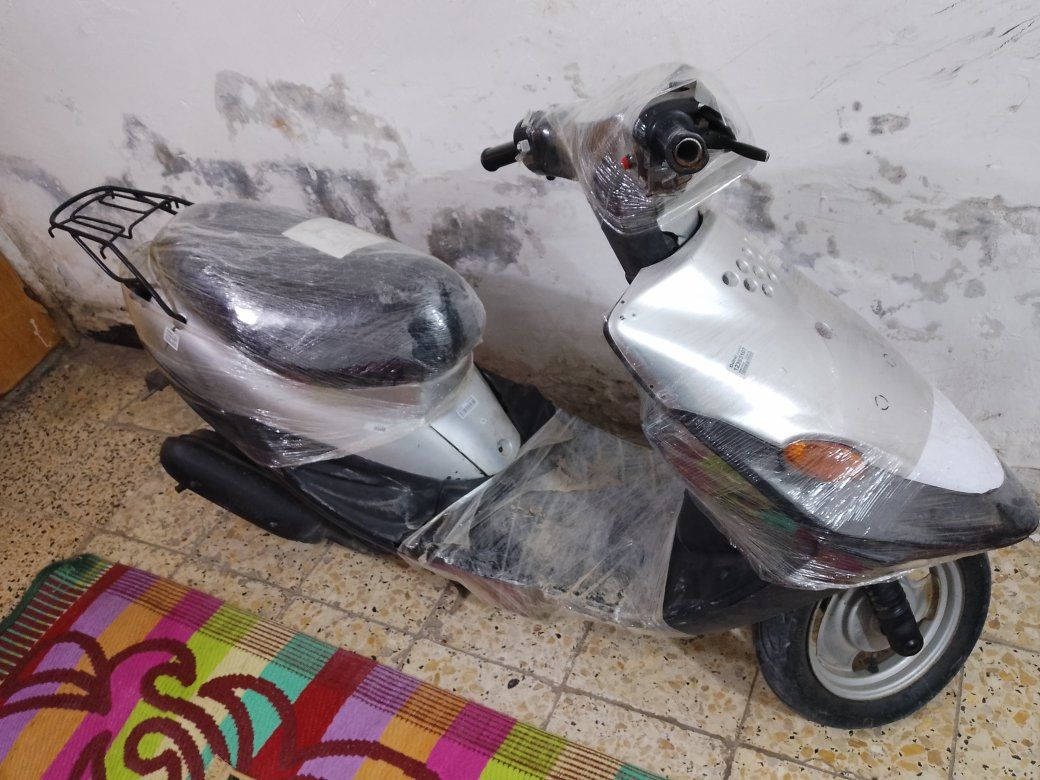 كوم حديد الدراجة تشتغل بس الكابريتر يطوف سلف هندر كهربايات كلها شغاله تجي وتفحص السعر 150 وبيها مجال مدينة الصدر رقمي ***********
