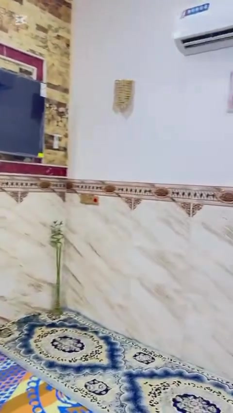 بيت مساحه 50 متر. بناء حديث درجه اولى
طابقين سعره مع الأثاث 95 بدون اثاث 90 للاستفسار واتساب ***********
