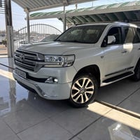 لاند كروزر VXS فئة VXS (جكات) 2016.             ملاحظة: السعر 460 وبيه...