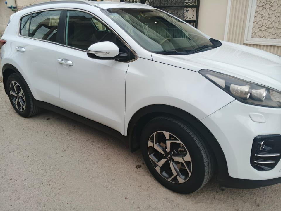 سبورتج ١٩خليجي رقم بغدادماشيه٨٣ حقيقي مواصفات الشركة الدولية المعروفة تحكم استيرن جهتين تبريد ثلج قطعتين مري شفط واشاير بالمري يدات ابواب نيكل محرك 2000 دوش شاشة وكامرة خلفية بلادية وحساسات امامي خلفي بلوتوث وشاحن كروس مثبت سرعة ويل ١٩ كروم و٣ وضعيات للقيادة السياره بأسمي مكفوله من الصبغ والضربه السعر ١٨٥وبيهه مجال بسيط
بغداد/محموديه ***********
