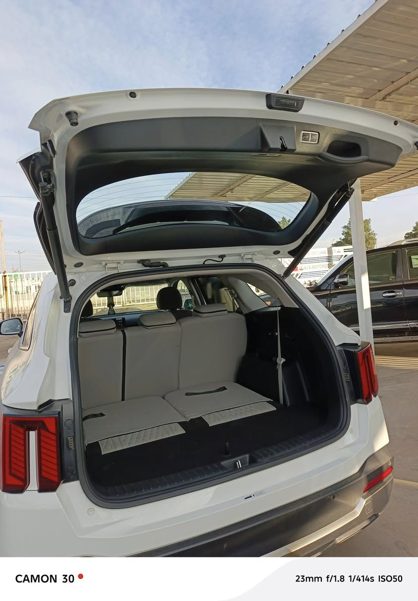 السلام وعليكم

سورنتو24 خليجي وكاله ) 

السياره جديده واحلئ من الصوره شديتله دوشمه كنتاره جديده ارضيه مغلفه جديد تخم تاير جديد  الكوري 
كله جديد وبالخير عالياخذه  
ماشيه 43الف فقط 

المواصفات 

بصمه + بصمه ابواب 
بانورامه 

تشغيل عن بعد 
داتشو 

كير ماوس 

6 سلندر 
طفايه جوه كشن 
نفكيشن 
7 راكب  

شفتات مقود 

سايد بريك بصمه 

جنطه كهرباء 

كشنات كهرباء 

مري شفط 

كامره خلفيه دواره 

حساس امامي وخلفي  

تبريد شاشه 

اوتو هولد

مود رايف

برد خلفيه

3 قطع تبريد 

اشاير بالمري
سياره كلش حلوا وجديده 
كفاله عامه  
مكانها بغداد راشديه سعرها 325و وبيها مجال 
***********
