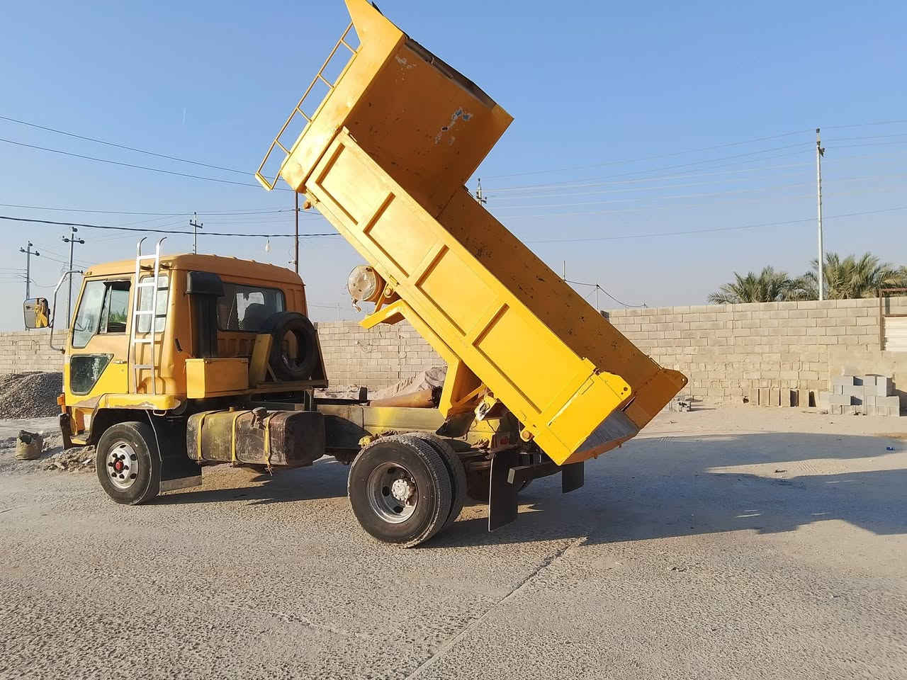 سياره فوزو قلاب 4طن مديل 1991
كفاله شاصي وكير واكسل مكينه خيط بخار بدون تنقيص
سعر 95 $
سنويه 2028 الوحات انكليزي شرط التحويل 

***********
