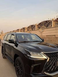 للبيع لكزس 2019 كورو اصل بريم لون اسود السيارة جديدة كلش داخل احمر  ما...