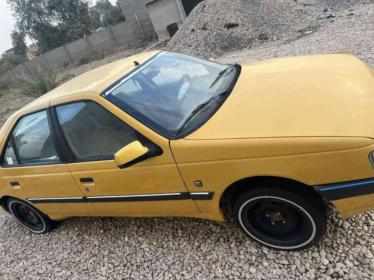 بيجو ٤٠٥
موديل ٢٠١٣
كير ومكينه نضيفات 
حداديه امامي خلفي جديد 
بدون ضربه 
صبغ فقط الدواير والدوس 
مصفره غرامه وهيئه
مكاني بابل
السعر ٣٣
***********
