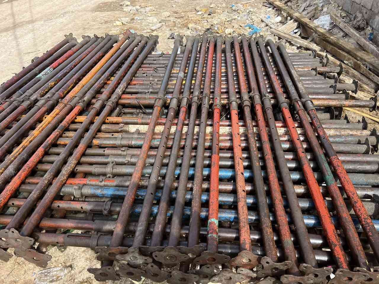 جكات 4 متر لبيع العدد 100؟ السعر مناسب ***********
