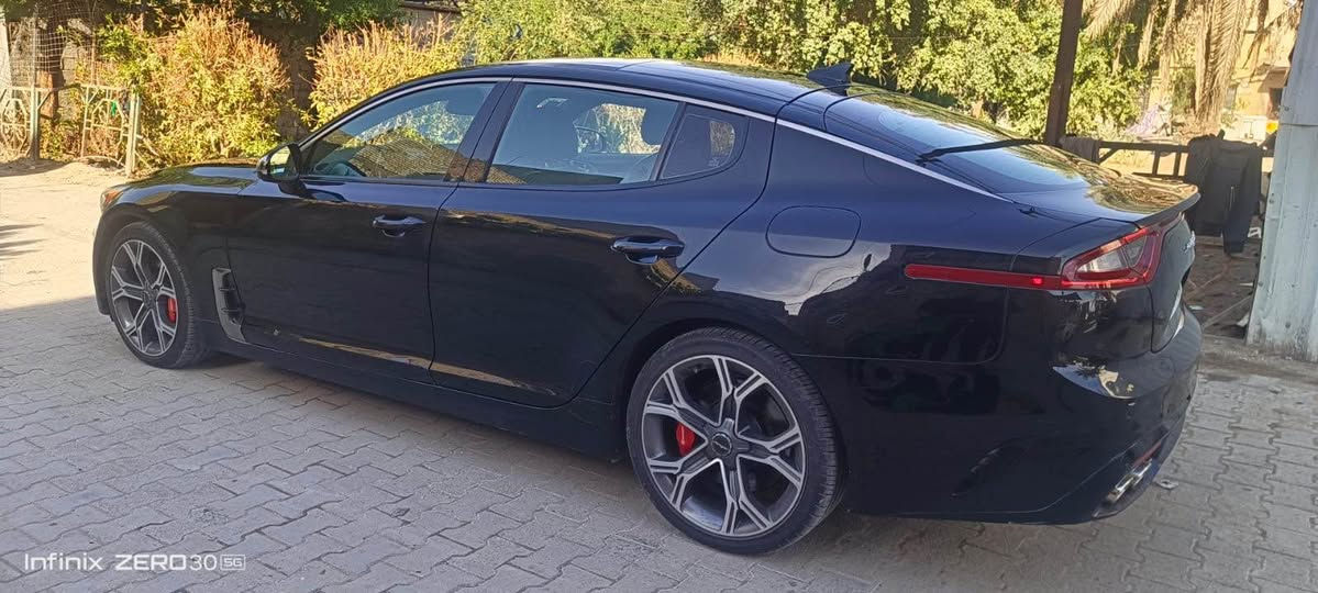 السلام عليكم 
كياستنكر موديل 2020فول موصفات اعلى فئه 
محرك كير خير من الله السياره جديده وستعمال شخصي ماشيه 80الف حدثها مرفق بلصور السعر 155بي مجال مكان السياره بغداد الشعله للتصال *********** بغداد, العراق
