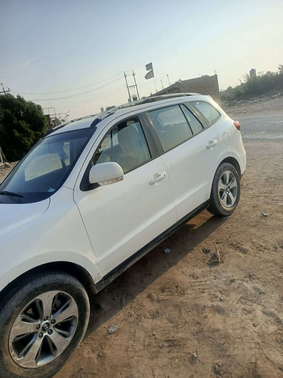 السلام عليكم ورحمه الله وبركاته سنتافي٢٠١٢ أربعة سلندر خليجي رقمها أربيل القديم مكفوله  كفاله عامه ماعدا صبغ بالهلال الچاملغ الخلفي جهة العبري كامل مواصفات السنتافي موجود وشغال مكان السياره الكوفه السعر ١٣٥ وبيها مجال الشراري مراسله الصفحه او الرقم *********** فيه وتساب
