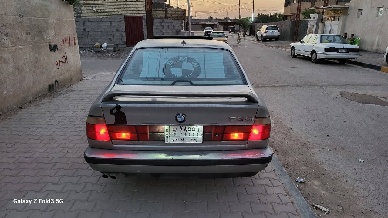 اسلام وعليكم
للبيع او المراوس BMW e34 535i

موديل 91اصل مسجله 89

فتحه 

كشنات جلد كهربائي 

كروز سرعه 

تبريد ثلج 

كير مكينه شداهن حاويه 

كهربائيات كلها شغله

صدر خلفي جديد المامي بي شغل 

جارده حتاجلها صبغ بيها طخه جاملغ خلفي 

السياره كلش حلوه بيها رون ومعدل كلش حلو اكسلها 3.23

السعر 45 وبيها مجال بسيط 
***********

عنواني بغداد ابو غريب صناعه حي الرساله
