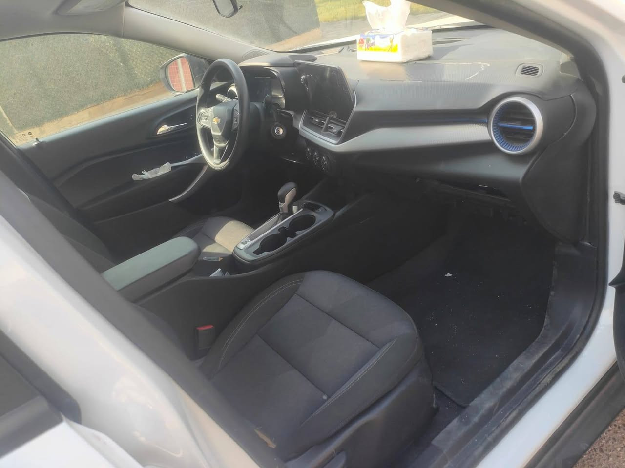 سلام عليكم للبيع تراكس موديل 24 ماشيه 27 الف كيلو بدون رقم حاليا فحص مؤقت محرك توربو 3 سلندر صور الحادث يمك السيارة عميه بدون بصمه تحكم ستيرن جهتين رادار تحديد مسار السعر 115 بيها مجال بصيط للاستفسار / ***********
