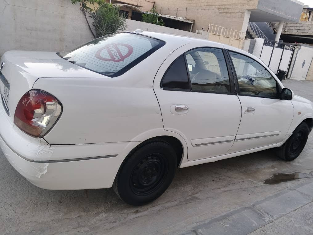 نیسان سەنی 
مەکینە سپی
چوارجام کارەبایی 
گئیر تۆماتیک سه یارەکە بڕاوەیە 
لەدواوە قرچێکی بەسیتی هە یه
تبرید ساردو گەرم مەزبووتە 
گێڕ و مەکینە بەشەرت 
ڕۆنی تازە گۆڕاوە 
چوار تاییە یی وەستی لەسەر سەیارەکە پاک و پوختە ماڵی دۆست و ناسیاوە  خەزمە
نرخی43کەمئک مجال
ناونیشان پیرمەگروون
ژمار*********** السليمانية, العراق
