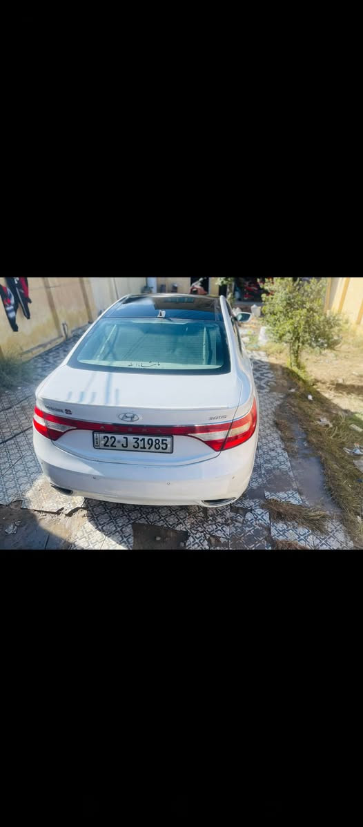 هونداي ازيره موديل 2014خليجي....
موصفات ViP 
فول الفول مكينه 6 سلندر 3000 المرغوب
سيارة بيه شخط بجه السايق معدل ومصبوغ 
مكينه وكير حداديه وتخم تاير تبريد غرفه الف ماذب عليه خير من الله ............................
ماشيه175حقيقي سياره دك جرس بل 120
سياره نضافته 💯 بل 💯 شكد ما توقع نضيفه وسياره احله من بل صوره بهواي وجاهزه 
موصفات السياره 
بصمه ابواب وتشغيل 
بانوراما طكتين 
كشنات جلد
اناره داخليه مخفيه شركه
داخل ملكي للخير 
تدفئه  كشنات
سايد برك بصمه
قطعتين تبريد 
تحكم كشنات منفصل بل ابواب 
تحكم بيانو 
برده خلفيه كهربائيه 
بردات جانبيه خلفيه 
مري شفط نظام ترحيب
مري قلاب..............
عنده تقرب اناره داخليه 
فتح صندوق ذكي 
لدات خلفي 
حساس امامي خلفي 
نظام اصوات انفنتي 
لد مري جانبي 
حساس خلفي امامي 
يدات نيكل إشارات ترحيب جانبي 
دمام خلفي كولتي عالي 
دبل كزوو خلفي 
ويل كب 19 كرؤم......
------------------------------------------
مكان السياره بابل ...................................
السعر 136وبيه مجال................. تصال واتساب
***********
