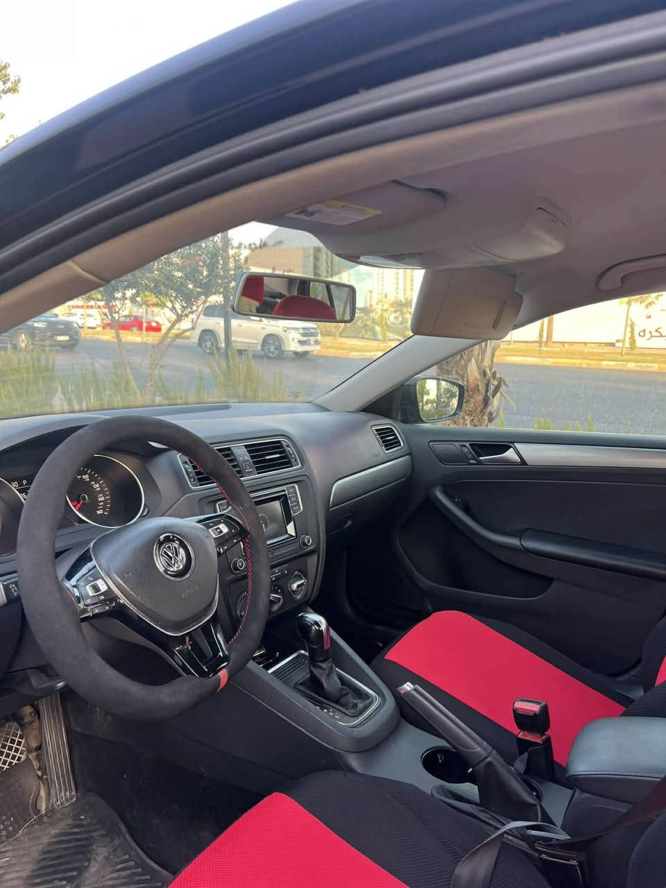 Volkswagen jitta 2017                             مواسةفات ئيس سةيارةكة ٤ پارچةو سبوغة گيرو مةكينةو تةبريد تةقةو رةقة بةناوكردن غةرامة هةمووب بةشةرت شوين هةولير *********** أربيل, العراق
