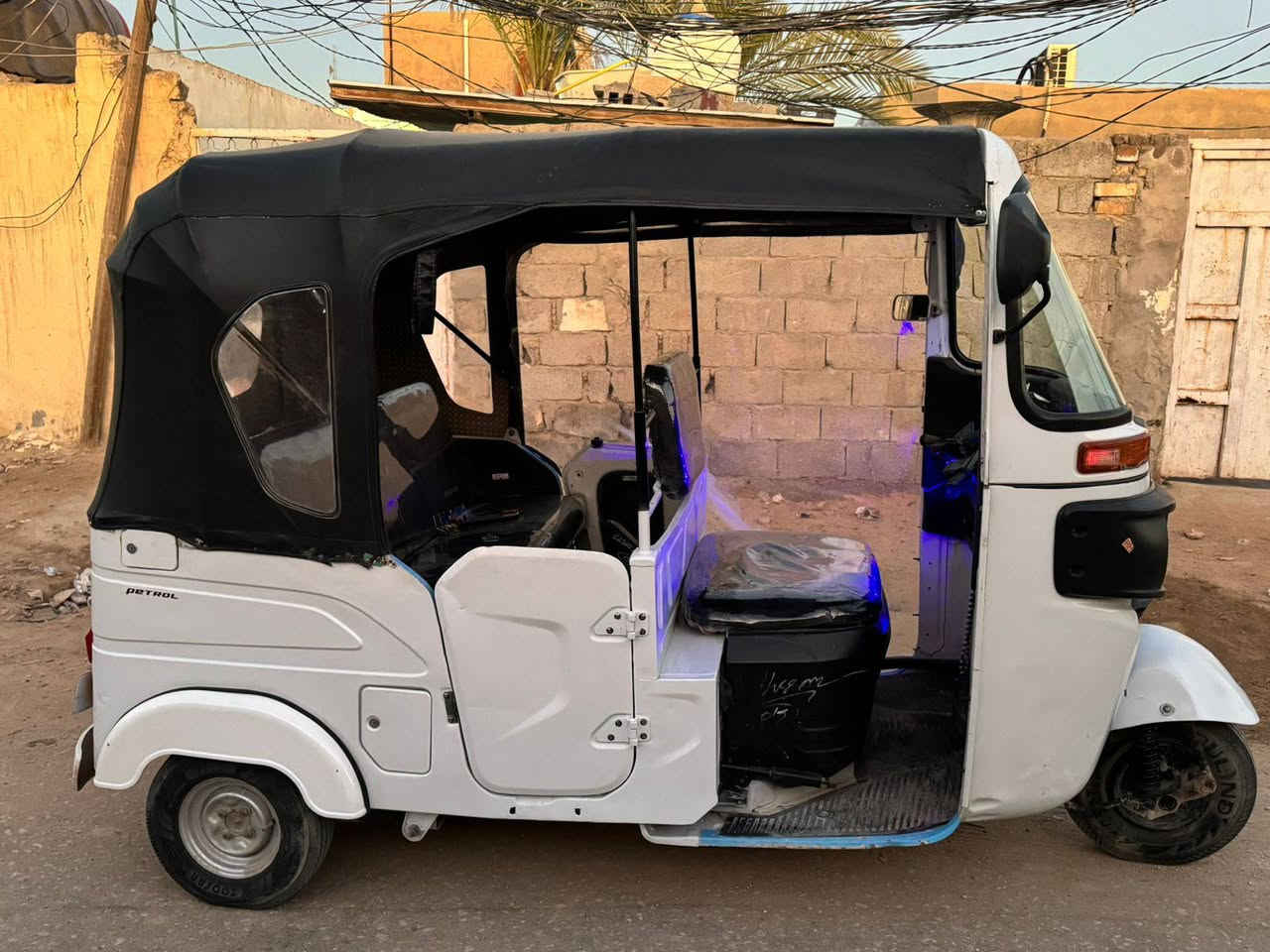 سلام عليكم تكتك لبيع كفاله عامه بس دوس معمرات موديل 21شهر 11رقم بابل لوحات نكليزي مكان التكتك نجف خان النص *********** مكينه مبدل بيه بوشه
