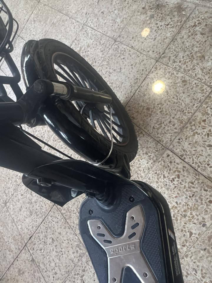 ماطور نوعه R9
موديل 2023
تايرات شركه 
بطاريات اربعه فولطيه 32
ايشارات شغال يمين يسار هورن شغال ضوء شغال 
اربع نمر قياده ذاتيه بس قبق مال نمر مكسور بس شغالات ويبدل السعر 250وبي مجال للستفسار اتصل عل رقم ***********
