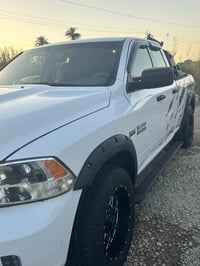 دوج رام كلاسك  موديل 2017 رقم بغداد بيع او مراوس  07830968477