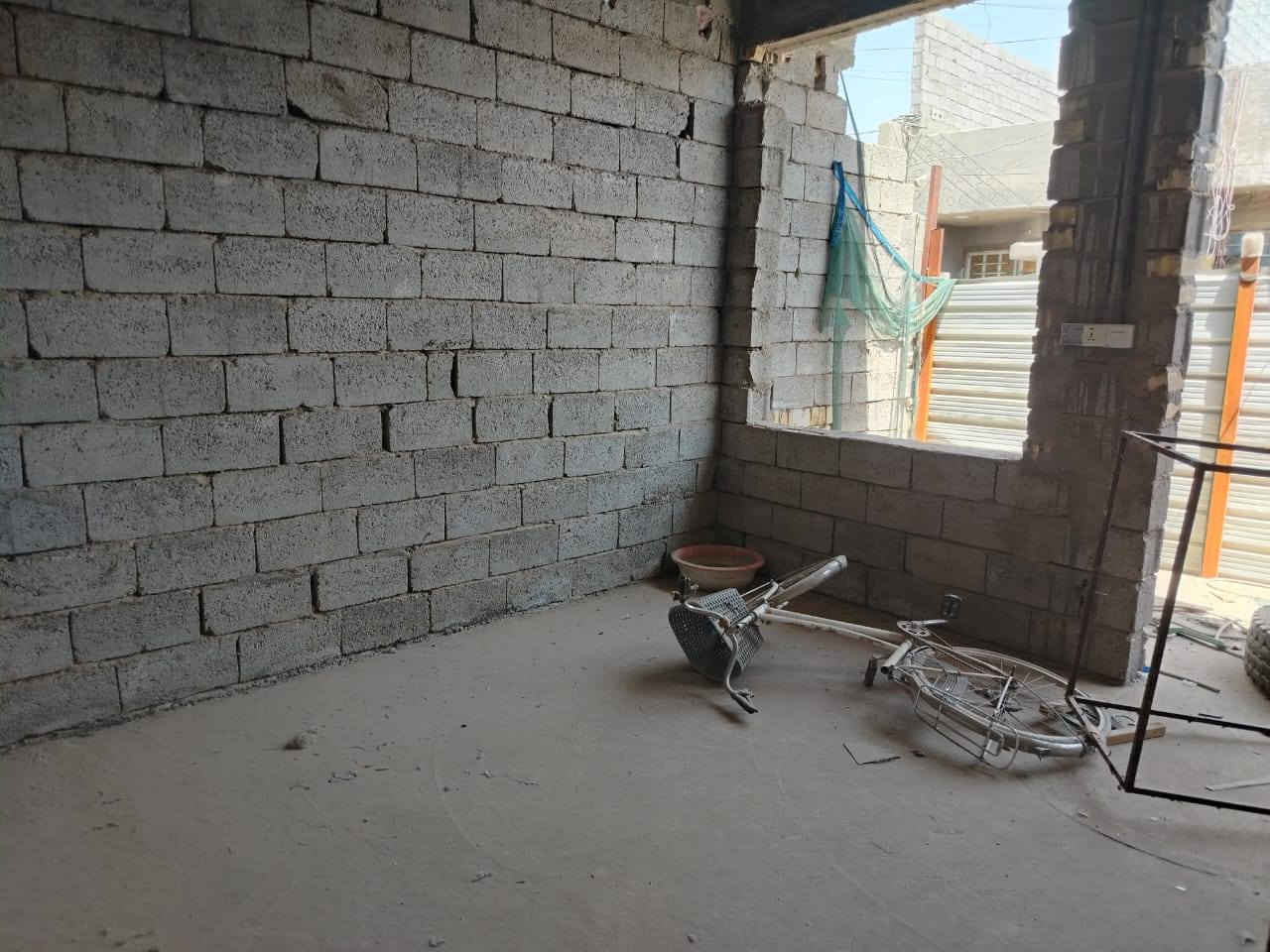 السلام عليكم يوجد لدينا هيكل للبيع مساحه 100متر واجهه 5ونزال 20يحتوي على ستقبال +ساحت درج داخلي +غرف نوم عدد 1+حمام جميع الخدمات موجوده ماء وتبليط وكهرباء نوع الملك قانون 117 العنوان بغداد الدوره مدخل البوعيثه الهواشة مجاور ماركت تاجر السعادة قرب شارع العام الاستفسار اتصل على هاتف *********** *********** الرقم الأثير يستقبل الواتساب
