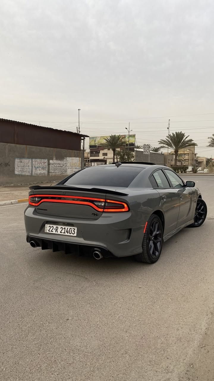 جارجر RT بلاك توب للبيع حادث خفيف كلش
جارجر R/T  حادثها دعامية امامية فقط وبقت نفسها الدعامية مابدلتها يعني تكدر تكول كلين السيارة ( صور الحادث مرفقة)
ماشية 13 الف ميل  
محرك 8 سلندر هيمي 5700
السيارة نضيفة كلش
طبت بنهاية شهر ال 10 للعراق
قبل شهرين رقمتها السيارة

السيارة بلاك توب وقمارة سودة بلادي حتة مكتوب بالسنوية
فتحة 
حساسات
تدفئة كشنات
تدفئة ستيرن
كشن كهرباء
سوبر تراك باك
4 منافذ usb
ابل كار بلي
واندوريد اوتو
بارك سنسر
وباقي المواصفات معروفة
السعر 315 ورقة
 للاستفسار 
***********
