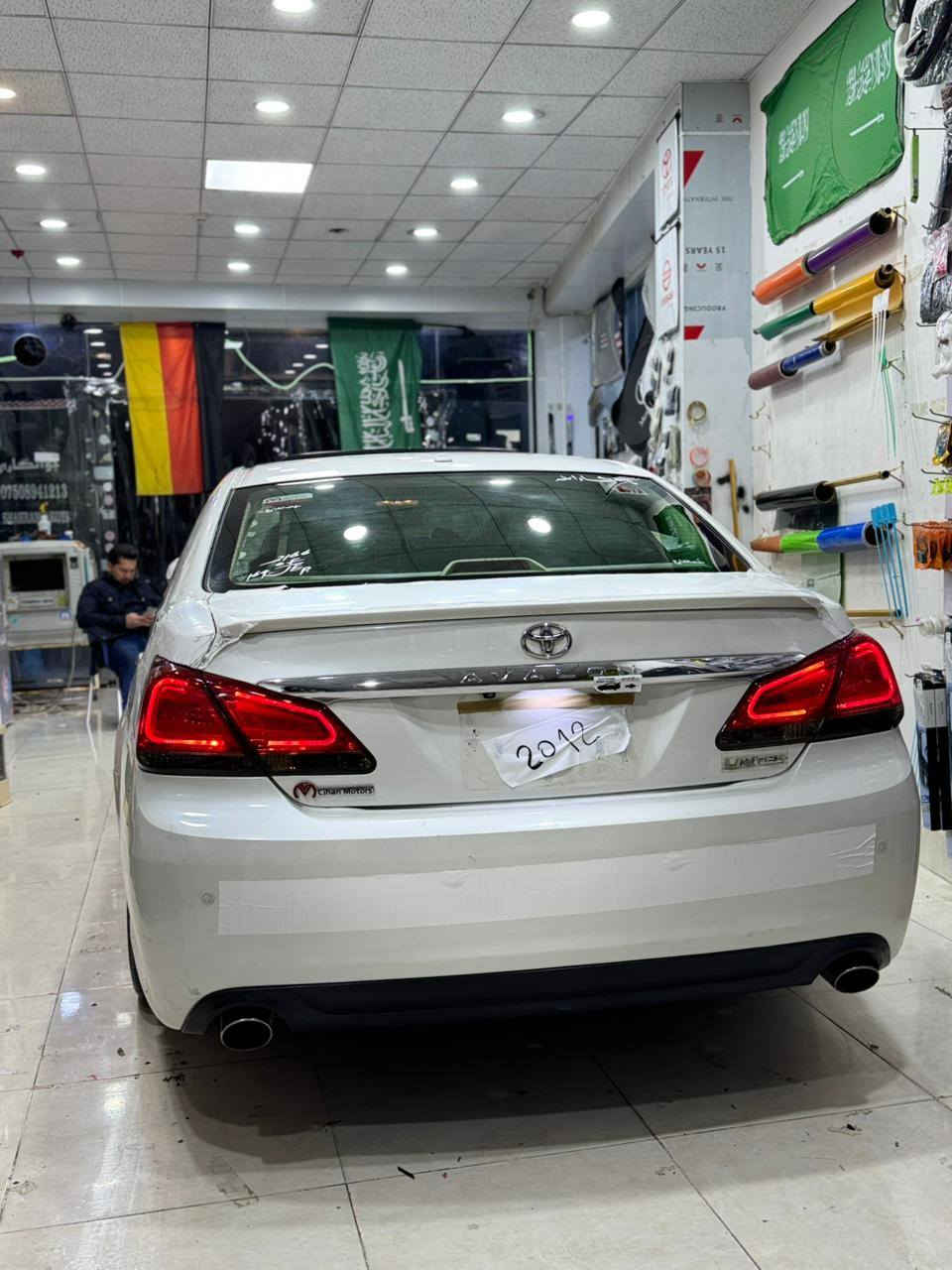 تۆیۆتا ئەڤەلۆن 2012 مانگی 9  قەپاخ رەش بیلادی 
٤ تایەی بیلادی تۆیۆ لەژێرە 
مواسەفات لیمیدیت 
پەردە حاسە کوشین سارد و گەرم 
تەنها 156 000km رۆشتووە 
گیر مەکینە بەشەر نەکراوەتەوە 
بۆیەخ دەحامیش بۆیاخی نییە 
بەس سێ پەلە ساردی هەیە 

سعر : لە کۆمێنت داوای بکە ڕاستەوخۆ بۆت دێت 🤖 

رەقەم و سەنەوی تازەیە 
لایتەکان ئلیدیە 

ژمارەی مۆباهیل 
***********
