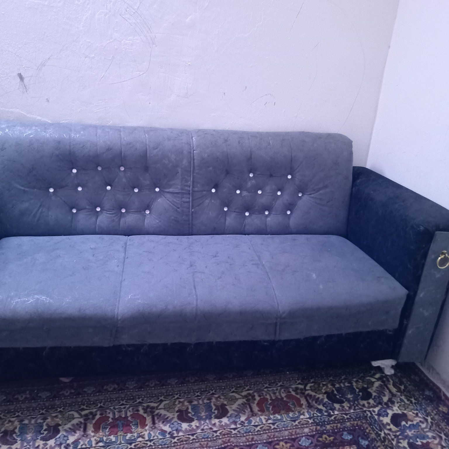 السلام عليكم نص تخم ٥ مقاعد بي كوشات ٤ وتلبيسات البصوره وحده ثانيه هم ب ١٠٠ بي مجال نظيف جدا مكاني حريه دور ***********
