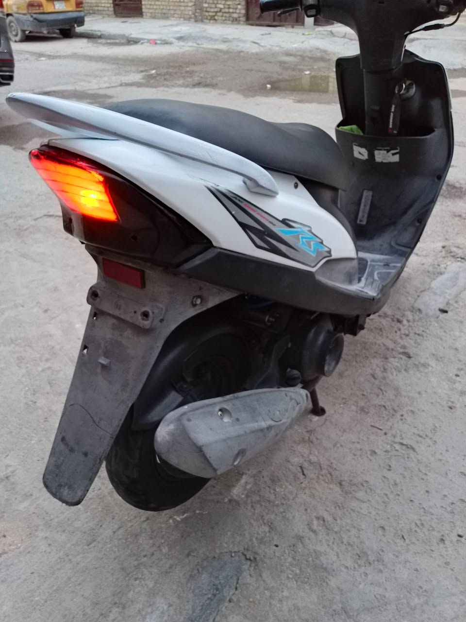 سلام عليكم للبيع ماكس عدله بلاديه دراجه ممفتوحه عل بلاد مختمه مكاني بغداد حي العامل سعر خاص رقم ***********
