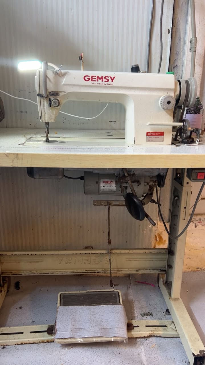 سلام عليكم
مكينة جمسي للبيع ع الفحص مكانها بغداد المدينة 
السعر 175


**إذا كنت صاحب هذا الإعلان وتريد حذفه لأي سبب، رجاءا أرسل رسالة إلى الدعم الفني**