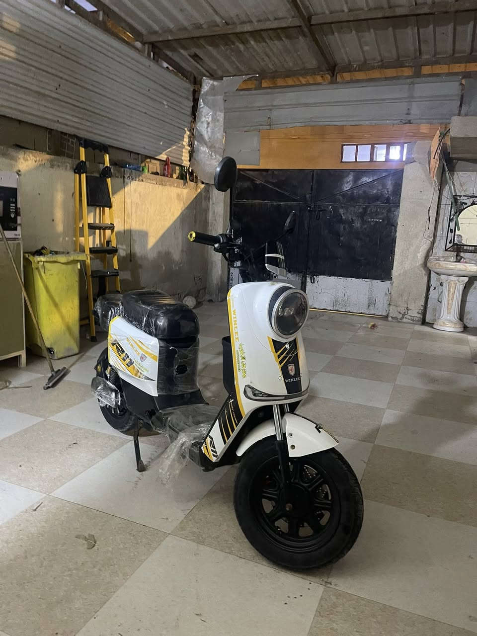 السلام عليكم دراجه شحن R11مديل 2026 للبيع بطارياته كبار حلوه نصيفه السعر 550وبيه مجال حك جيه مستعجل عل بيعته رقمي ***********
