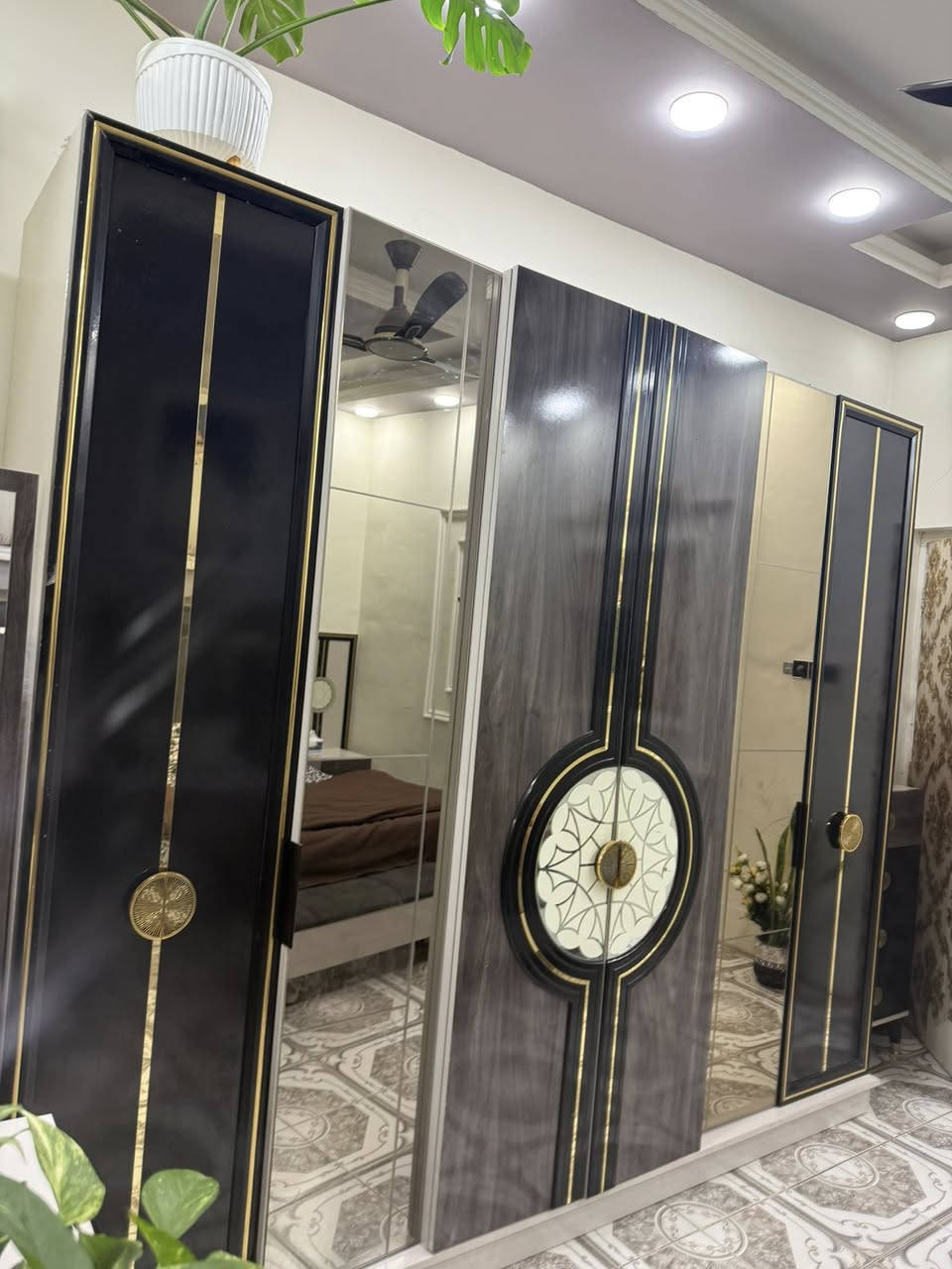 السلام عليكم
غرفه للبيع 8قطع للبيع
نضيفه جدا 
السعر٧٠٠وبيه مجال للشراي 
لاستفسار الاتصال على الرقم***********
