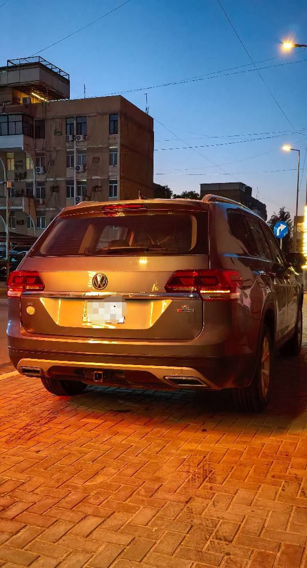 سياره فولكس واكن اطلس 2019
لون فيلي رقم بغداد
ماشيه 72,000km
السياره بيها بابين و جاملغ
السياره ما متعوبه استخدام بسيط
محرك 3600 V6
تايرات تخم كامل جديد ادامه كامله دوريه زيت فقط من الوكاله
العنوان بغداد زيونه
السعر 22,500 وبيها مجال بسيط 
رقم تلفون *********** او ***********
