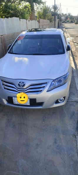 السلام عليكم 
كامري 2011 وارد كندي داخله كلين مسجله 10 محرك 2.5 vvt مكفولة كفالة عامه من التبديل والحادث
فول مواصفات XLE Lamted 
فتحه سقف قطعتين تبريد ثلج 
تدفئه  كشنات جلد
 تحكمات استيرن 
قفل سرعة
 نظام ذكي حماية من السرقات 
تحكمات التبريد والتدفئة لمس 
صاج ملكي 
نظامين قيادة اعتيادية ونظام سبورت 7 نمر 
حساسات دعامية خلفية 
 كامره بلادية 
مري شفط كهرباء 
المراية الداخلية نظام حماية للعين أوتو تتقلب حسب الاضاءة الخلفية 
تخم تايرات دنلوب  جواها والاسبير أيضا دنلوب جديد 
حدادية جاهزه سياره مال جناي 
ملاحظة السيارة بيها جراد بالصندوق وبالقمارة واني خليت فابلون شركة علمود احميها من الشمس كل شهرين اغيره وبيها ملاحظة كد الاصبع السبابه بارد يرجع بعده على وضعة  
الشراي فقط يتواصل رجاءا لاتعبني ولا اتعبك كلشي مذكور كدامك *********** تواصل واتساب واتصال مفتوح 
مكان السيارة الانبار كبيسة السعر 120 يعني دفتر و عشرين ورقة وبيها مجال بسيط
