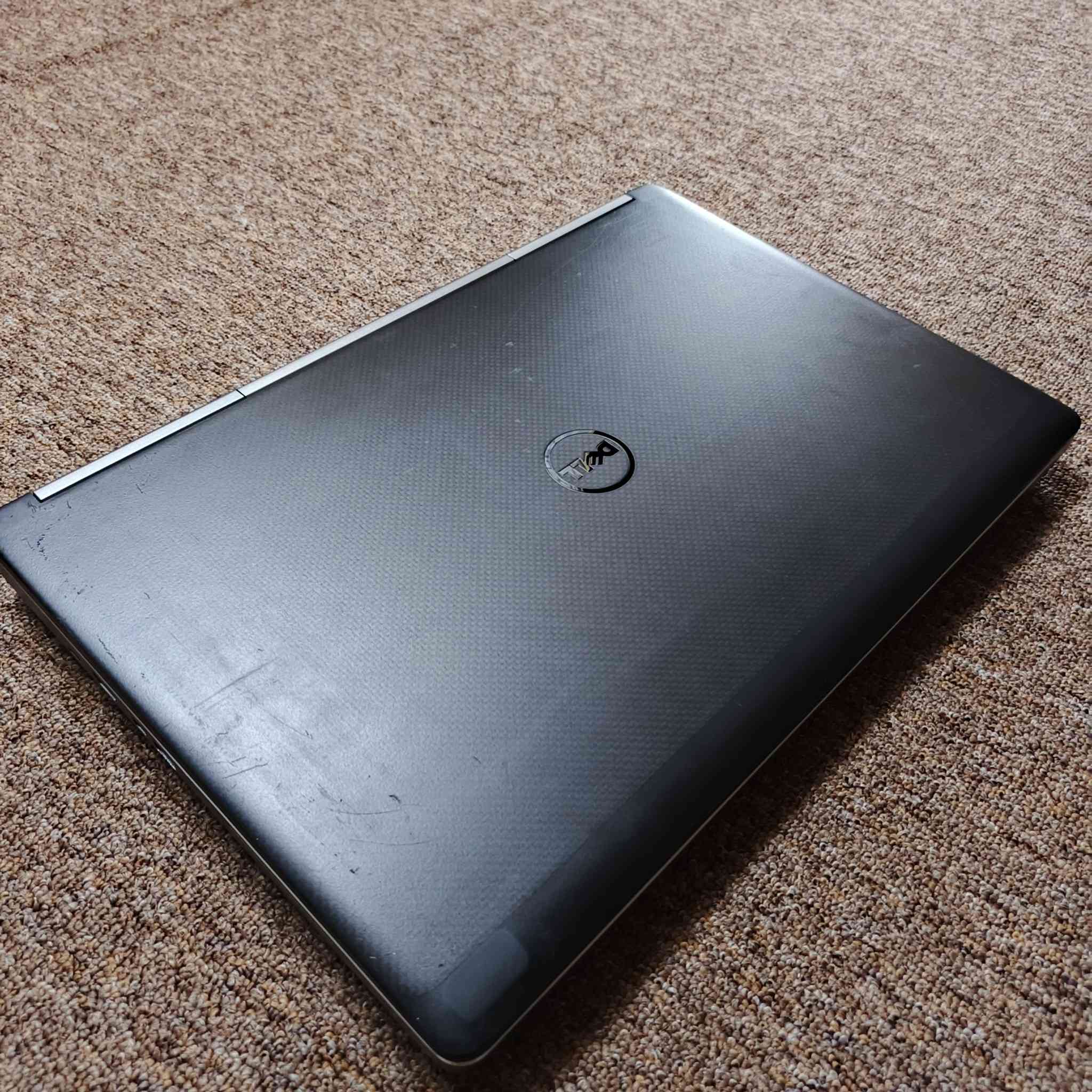 السلام عليكم
كرت خارجي 4 كيكا وشاشة 17.3 بXXX 🔥
لابتوب يجمع بين القوة والاناقه والسعر التنافسي ✨💫
DELL Precision 7710

المعالج : core i7 الجيل السادس فئة HQ - قوة وأداء ممتاز ومستقر 💪🏻 

كرت الشاشة الداخلي : 8 كيكا انتل
كرت الشاشه الخارجي : 4  كيكا -انفيديا  -اداء رسوميات خرافية 🌈

الرام: 16 كيكا DDR4 - سلاسة عالية 🏎
ويمكن اضافة. ثلاث رامات اخرى تصل الى سعة 64 gb

الهارد: 512 كيكا SSD قابل للتطوير 🗄
بالامكان اضافة ثلاث هاردات اخرى. .
الشاشة:حجم كبير 17.3 انش دقة خرافية FHD 🖥

الجهاز قابل للتطوير (رام-هارد) وكارت الشاشة الخارجي يمكن تطويره الى 8 gb⚙
كيبورد عربي انكليزي ✍
بطارية ممتازة 🔋
 اللابتوب يحتوي على كافة التطبيقات الأساسية ✨
تطبيقات الأوفيس مفعله ✨
شاحن 180 واط 
.......................
اللابتوب ممتاز جدا للموظفين والطلاب ومثالي للتصاميم والبرمجة باستخدام برنامج اوتو كاد وثري دي ماكس وغيرها وممتاز لمشاهدة الأفلام واليوتيوب بجودة عالية وسلاسة فوق الخيال وممتاز لعدد كبير من الألعاب مثل PUBG و Minecraft بسبب مواصفاته القوية 💪
.......................
السعر 425 الف  الف دينار  عراقي !🆕!
مكاني النجف حي النداء
للاستفسار: 0808280939


**إذا كنت صاحب هذا الإعلان وتريد حذفه لأي سبب، رجاءا أرسل رسالة إلى الدعم الفني**